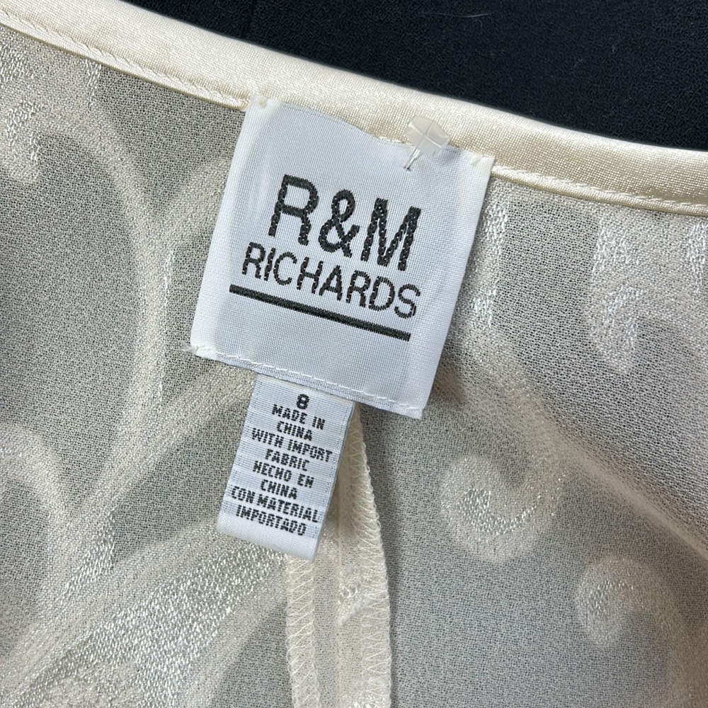 R&M Richards Vintage Paisley Print pearl blouse size 8 medium with tail - Picture 3 of 12